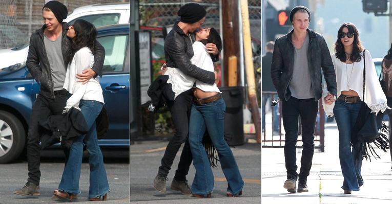 Vanessa Hudgens aos beijos com o namorado pelas ruas de Hollywood