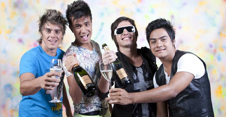 Restart se despede de 2011 comemorando sucesso pessoal e profissional