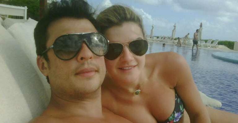 Noivos, Ceará e Mirella Santos curtem férias em Cancun