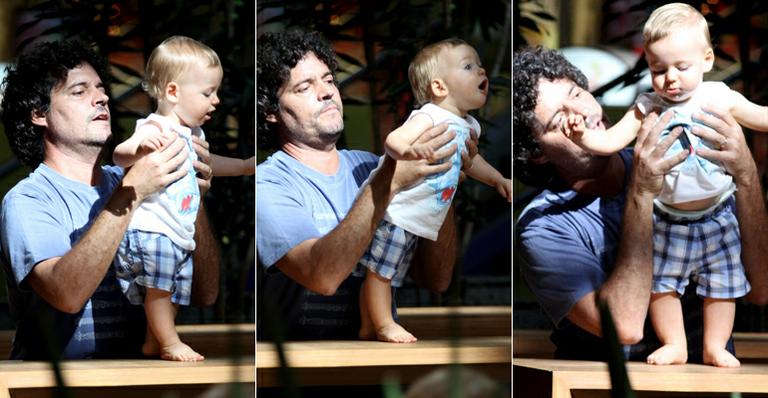 Filho de Felipe Camargo ensaia os primeiros passos