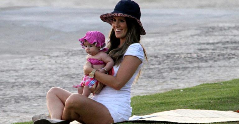 Fernanda Pontes é eleita a mamãe de 2011