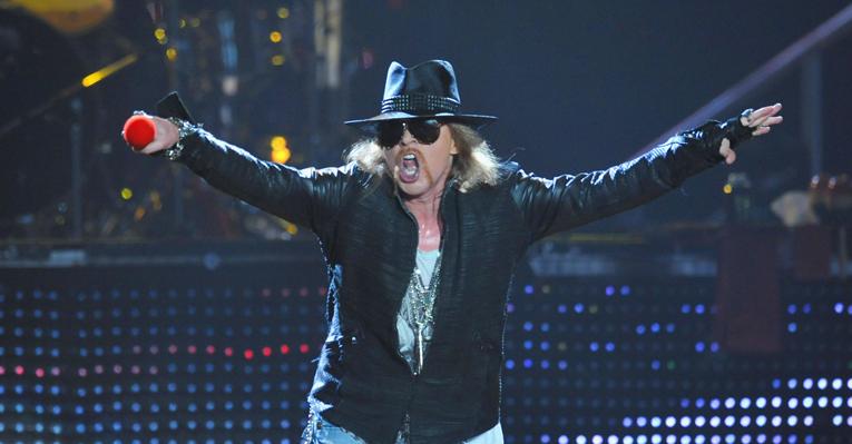 Com toda energia, Axl comanda show de Guns N’ Roses em Los Angeles