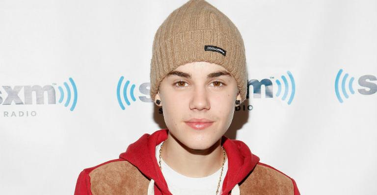 Justin Bieber dá Mustang de presente de Natal a amigo de infância
