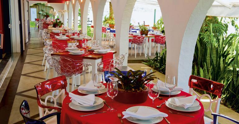 Decoração da Ilha de CARAS: Restaurante Cognac