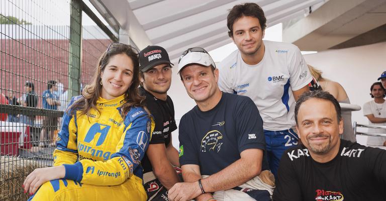 Estreia de Rubinho Barrichello em rali com pilotos de diversas categorias