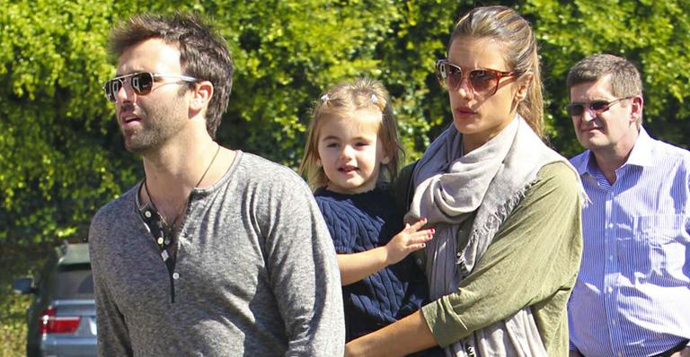 Alessandra Ambrosio está grávida do 2º filho