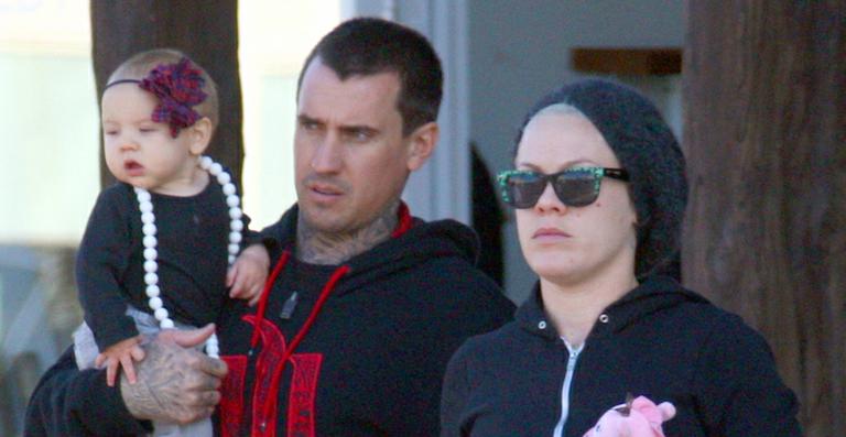 Com seis meses, filha de Pink já tem estilo