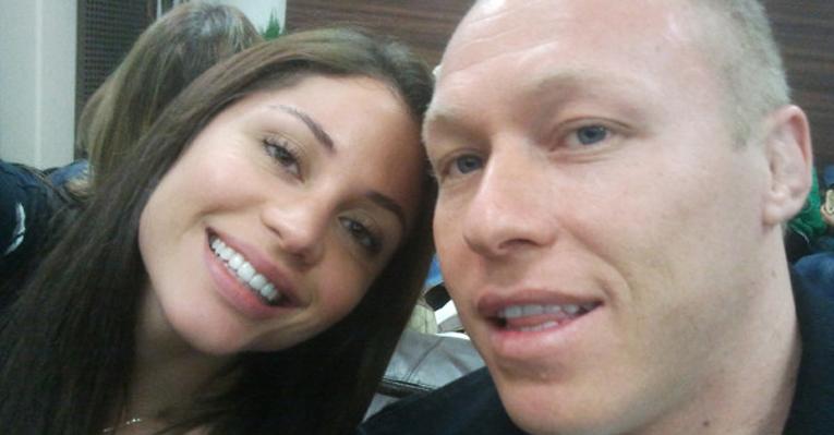 Maria Melilo e Rodrigo Comotti aproveitam férias juntos