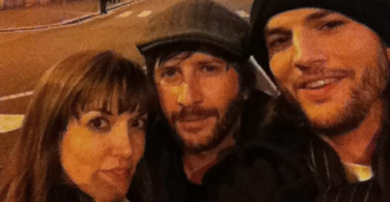 Ashton Kutcher posta foto com suposta nova namorada, na Itália