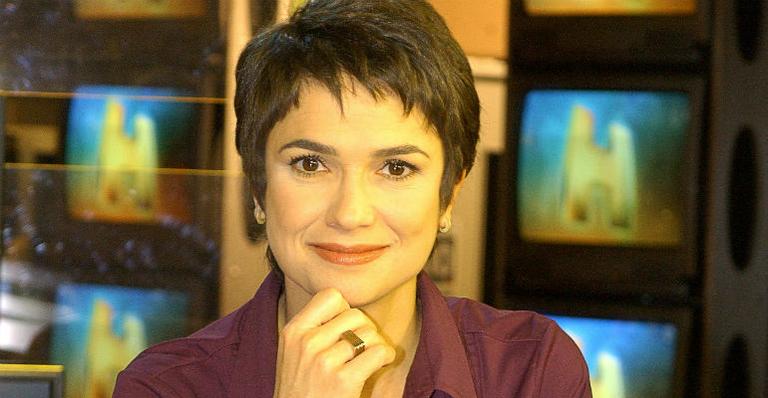 Sandra Annenberg deseja 2012 ‘elegante’ aos telespectadores do ‘Jornal Hoje’