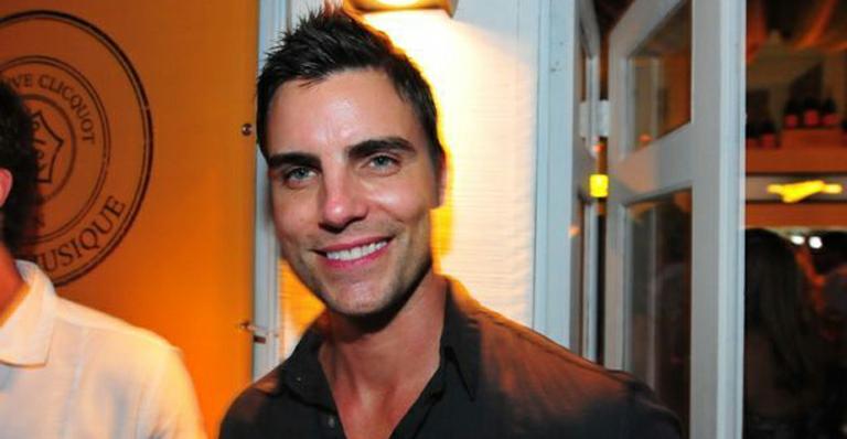 Colin Egglesfield badala em Réveillon de SC