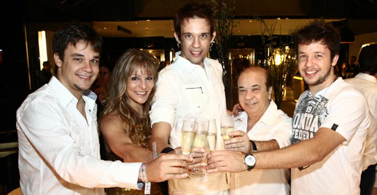 KLB festeja ano novo em luxuosa festa com vips em hotel