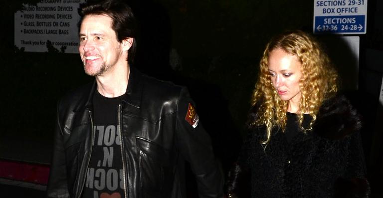 Novo affaire de Jim Carrey é uma estudante russa