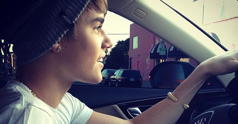 Selena Gomez revela o que ouve com Justin Bieber no carro