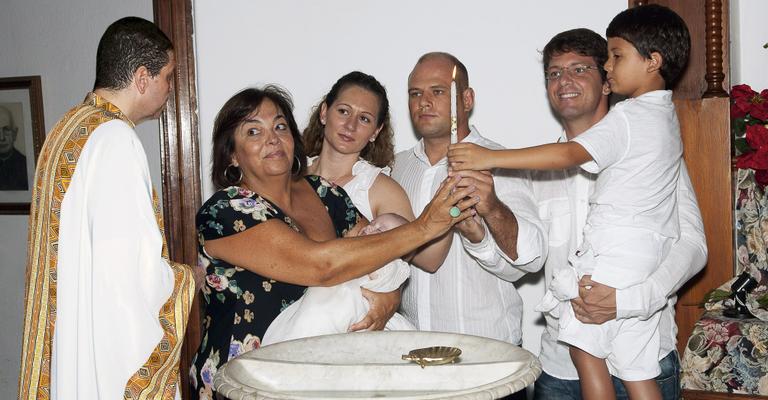 Mario Frias e Ju Camatti batizam a filha, Laura