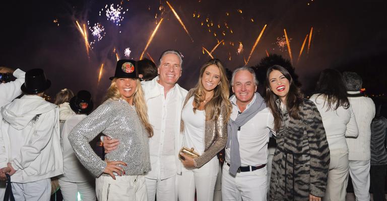 Famosos curtem animado Réveillon na Disney