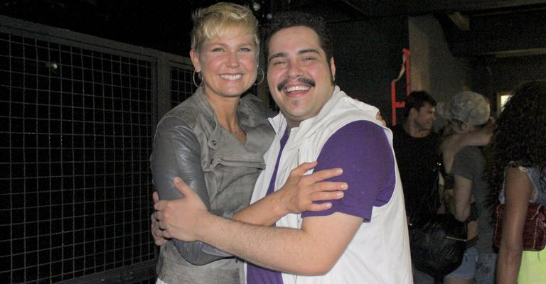 Xuxa confere musical sobre Tim Maia estrelado por Tiago Abravanel