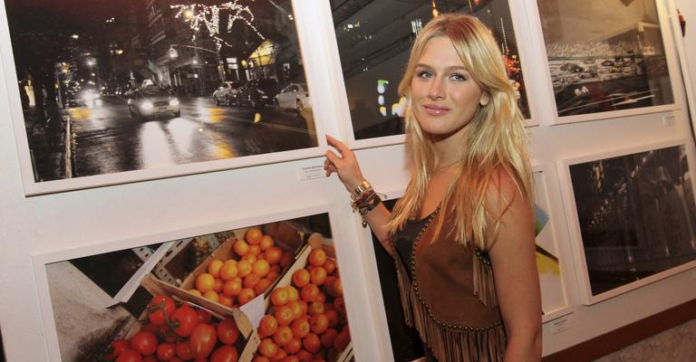 Fiorella Mattheis exibe as suas fotos em mostra