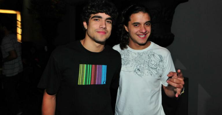 Caio Castro e Guilherme Boury vão a festa em Jurerê