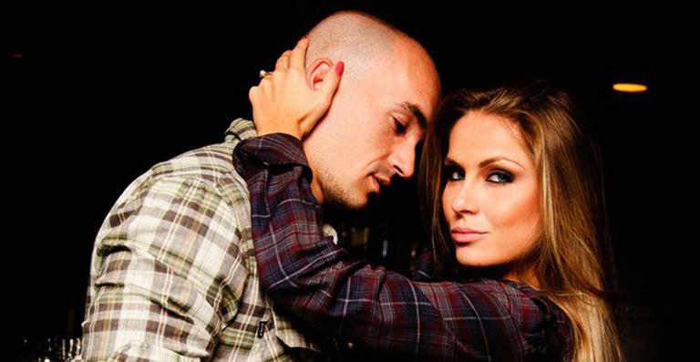 BBB12: Ex-namorado de Renata Dávila se emociona e diz que ela pode ter affaire na casa