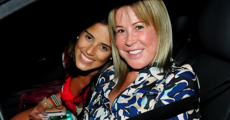 Zilu e Camilla visitam Wanessa e José Marcus na maternidade