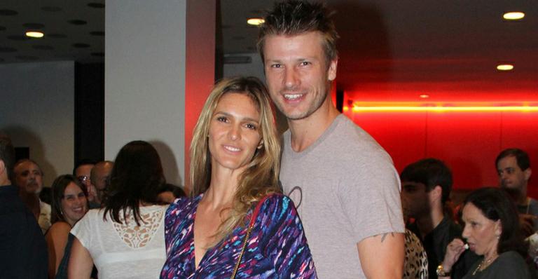 Fernanda Lima e Rodrigo Hilbert estão no Havaí