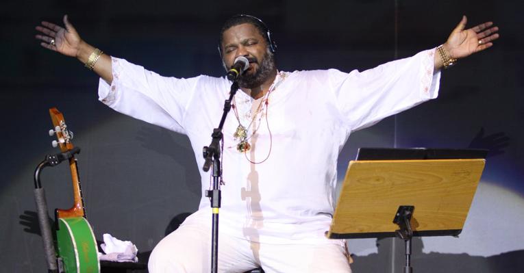 Arlindo Cruz faz show para amigos no Rio de Janeiro