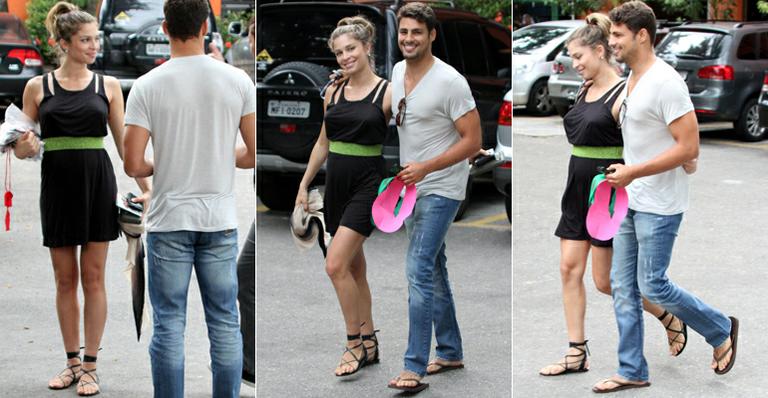 Look de Grazi Massafera em almoço com Cauã Reymond  evidencia gravidez de cinco meses