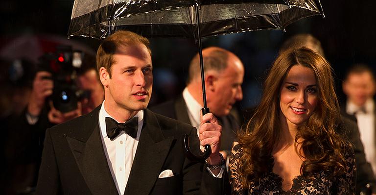Príncipe William e Kate Middleton vão à première de ‘Cavalo de Guerra’ em Londres