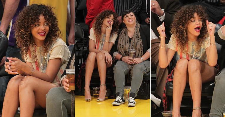 Rihanna se diverte em partida do Los Angeles Lakers