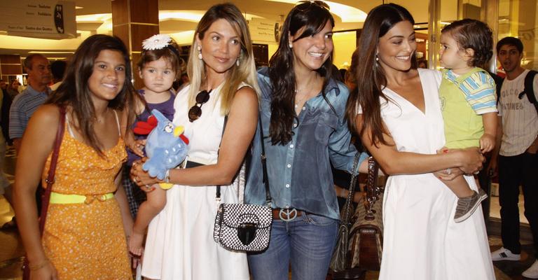 Flávia Alessandra e Juliana Paes em musical infantil