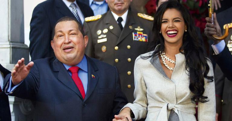 Presidente Hugo Chávez e a linda miss Ivian Sarcos