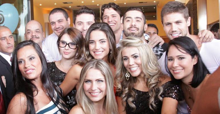 Novos BBBs deixam o hotel rumo à casa do programa