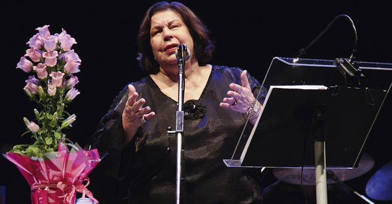Cantora Nana Caymmi festeja 50 anos de carreira