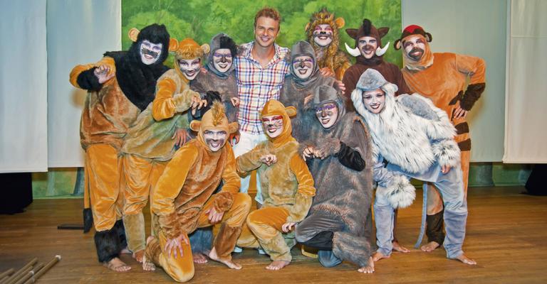 Cássio Reis brinda pais e filhos com o musical ‘O Rei Leão’