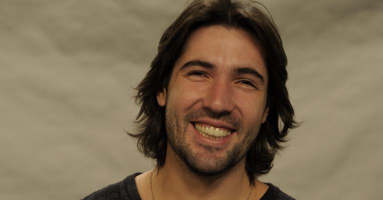 Sandro Pedroso faz mágica para colegas do elenco de ‘Fina Estampa’