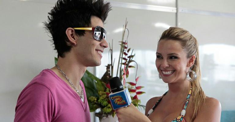 Karen Kounrouzan põe Gusttavo Lima contra a parede em entrevista