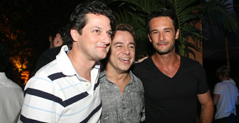 Rodrigo Santoro e Marcelo Serrado se encontraram em evento no Rio