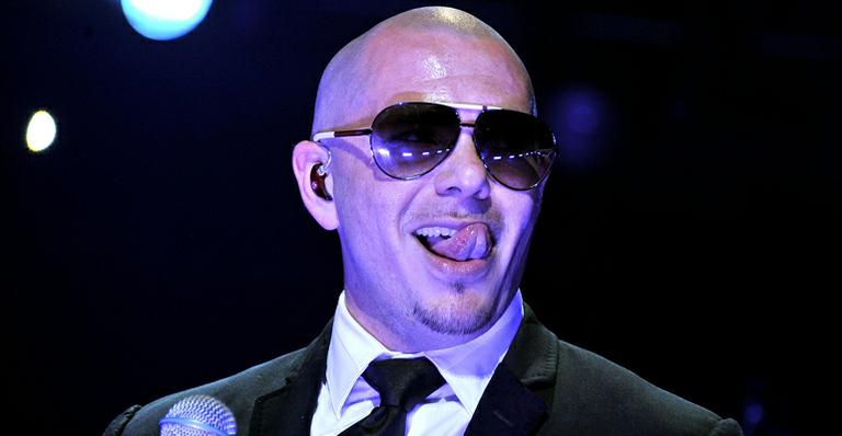 Rapper Pitbull se rende ao hit de Michel Teló em show em Florianópolis