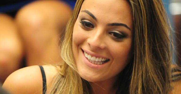 Em meio à polêmica de estupro, Monique diz que não ‘houve nada de mais’ com Daniel