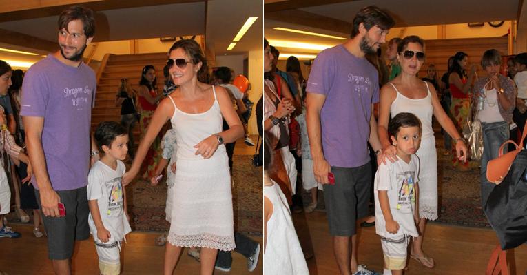 Vladimir Brichta e Adriana Esteves levam o filho para assistir ‘O gato de botas’