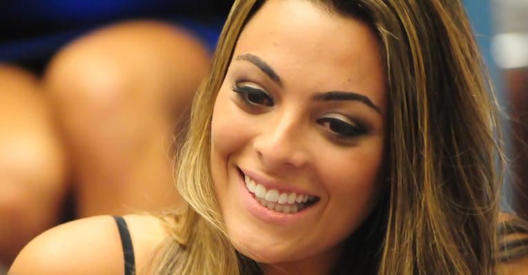Durante a tarde, Monique relembra sua primeira vez
