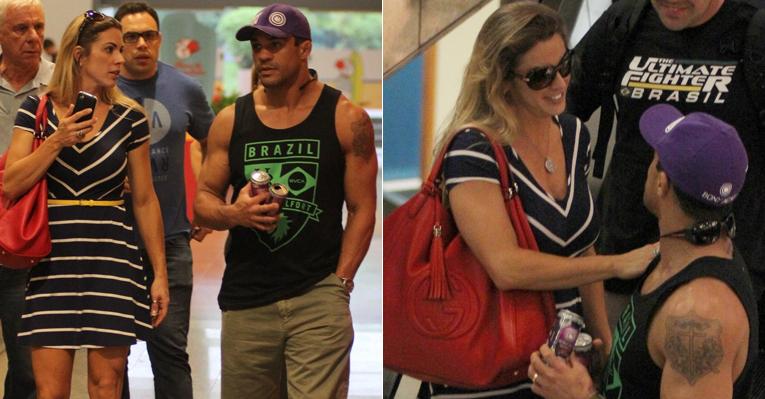 Campeão do UFC, Vitor Belfort passeia com Joana Prado no Rio de Janeiro