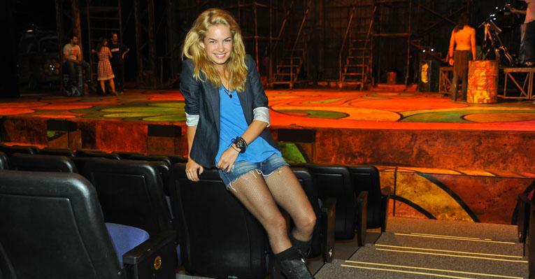 Lua Blanco está animada com a turnê de shows e o desenrolar da novela