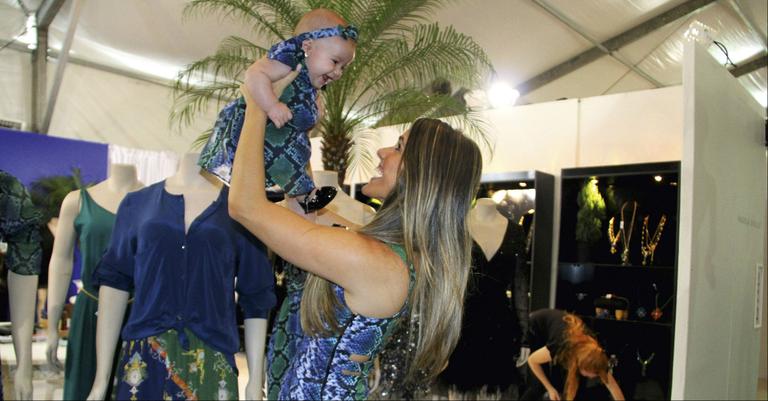 Fernanda Pontes e Tânia Mara com suas filhas fashion