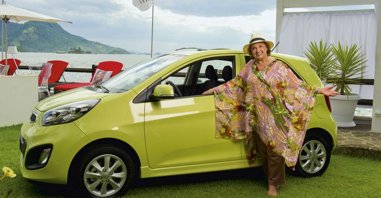 Eva Wilma ganha carro 0 km em sorteio
