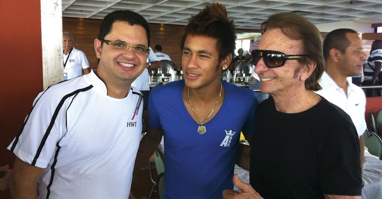 Neymar brilha em partida beneficente