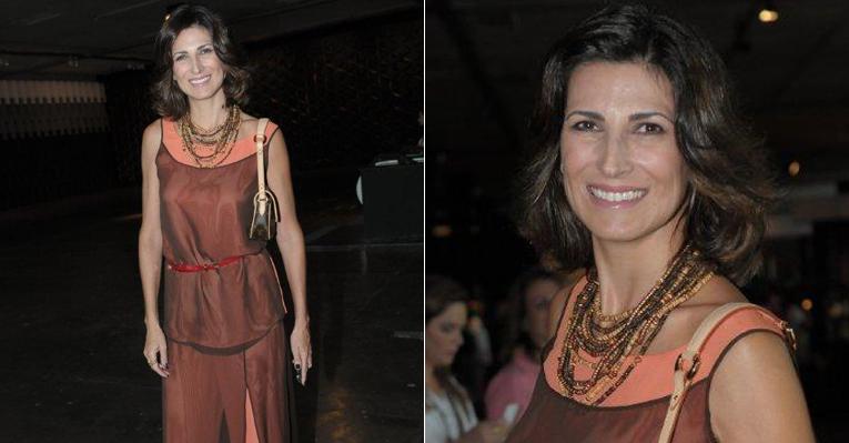 Jacqueline Dalabona usa R. Rosner em homenagem ao estilista