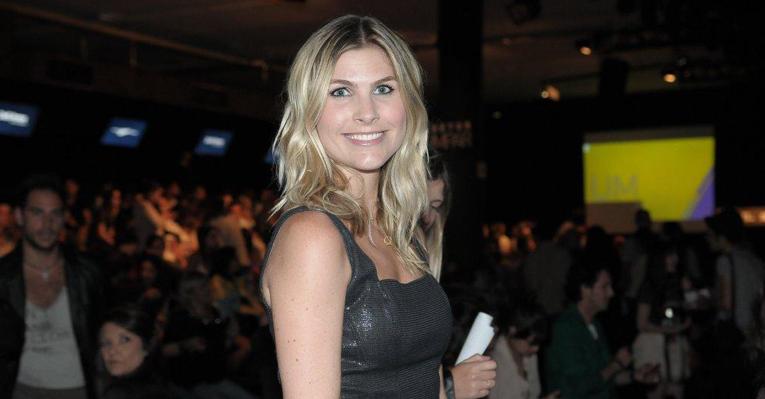 Julia Faria pretende voltar ao teatro ainda em 2012