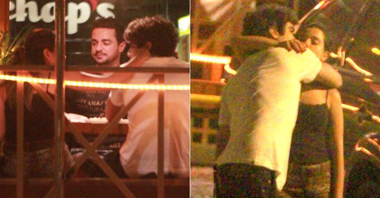 Caio Castro e Giovanna Lancellotti jantam juntinhos no Rio de Janeiro